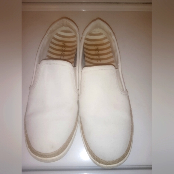 Vionic Shoes - GUC VIONIC OFF WHITE SLIP ON SHOES SIZE 9 WOMENS